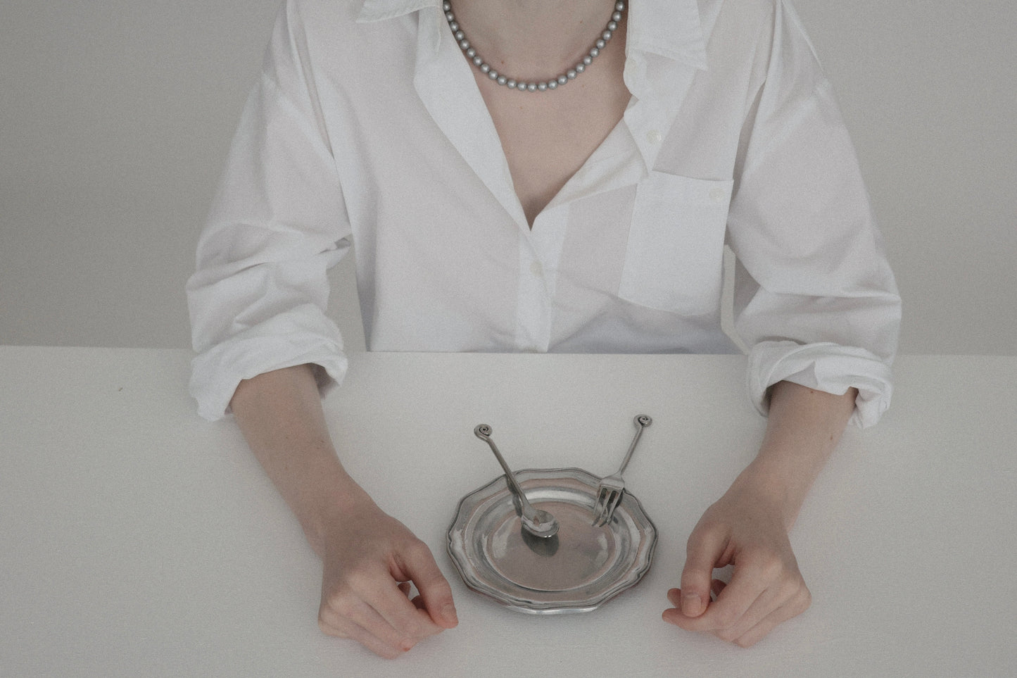 grey pearl necklace