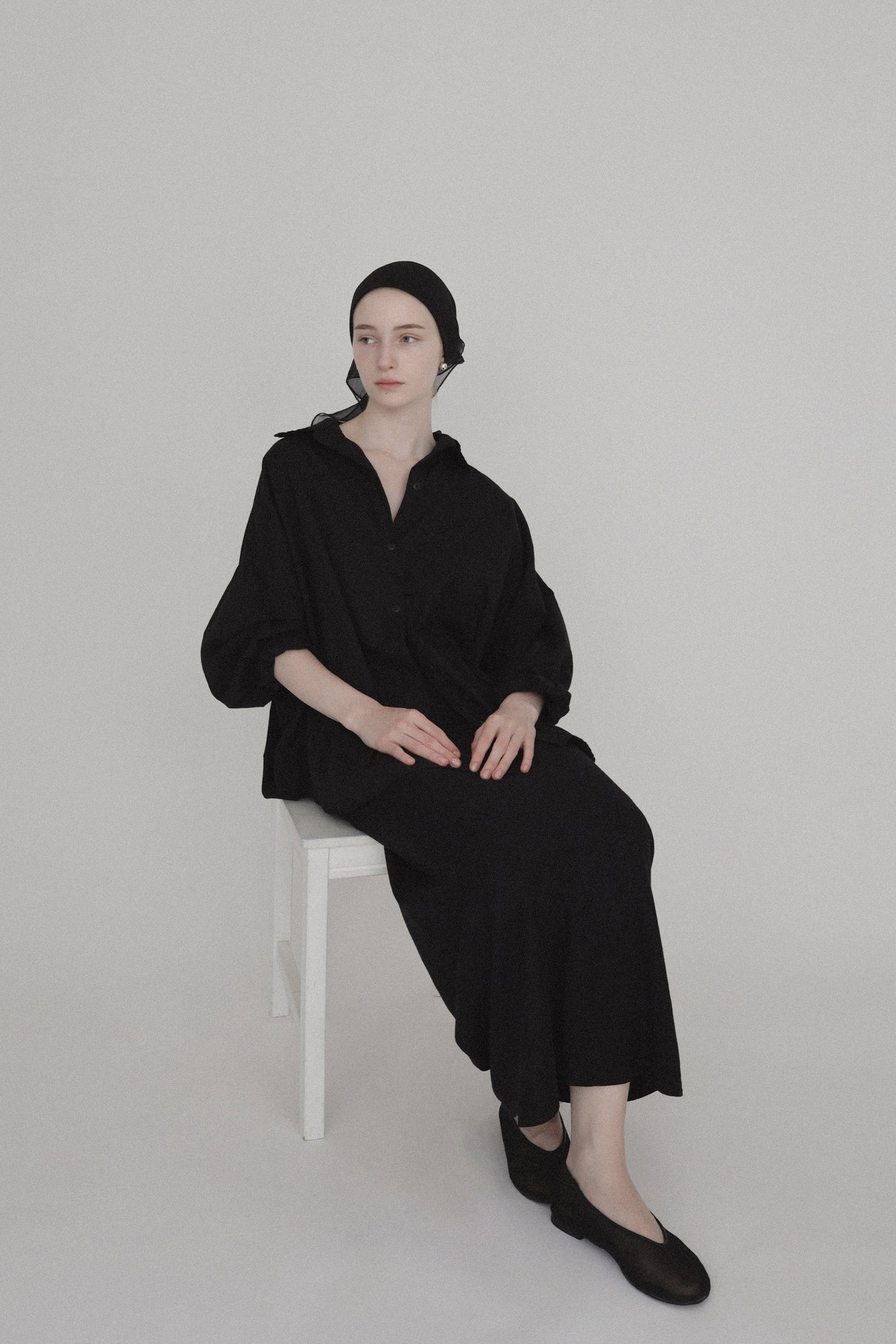 silky square scarf ( black )