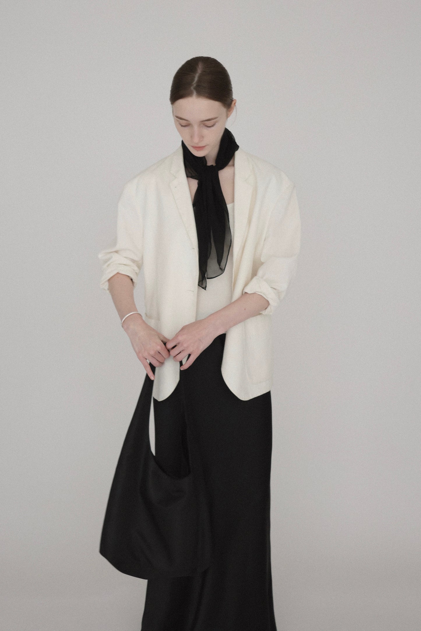 silky square scarf ( black )
