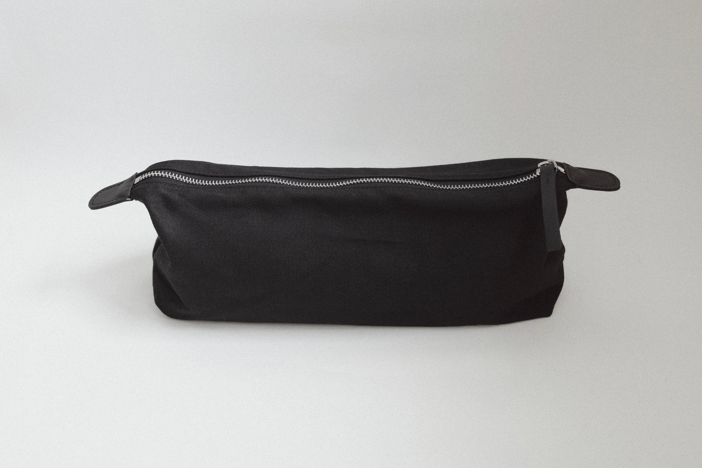 étendu leather bag