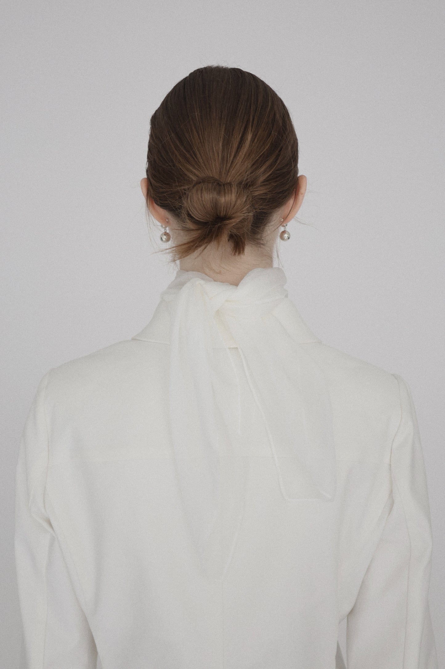 silky square scarf ( ivory )