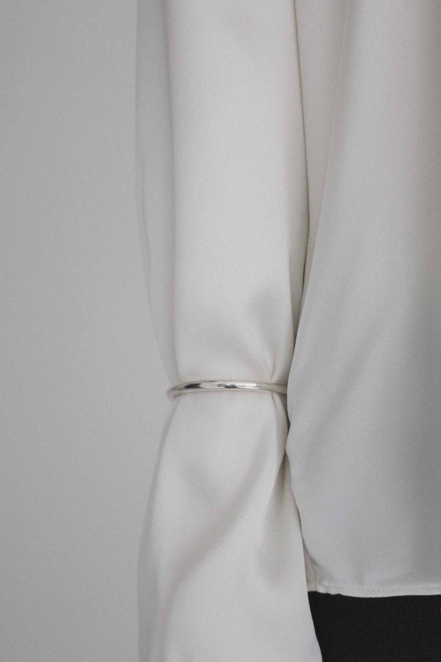 classical bold bangle