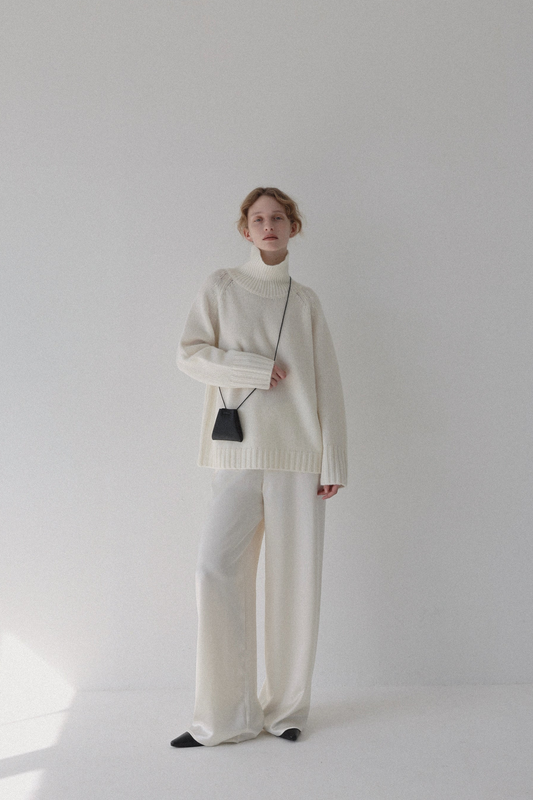 lambswool turtle knit