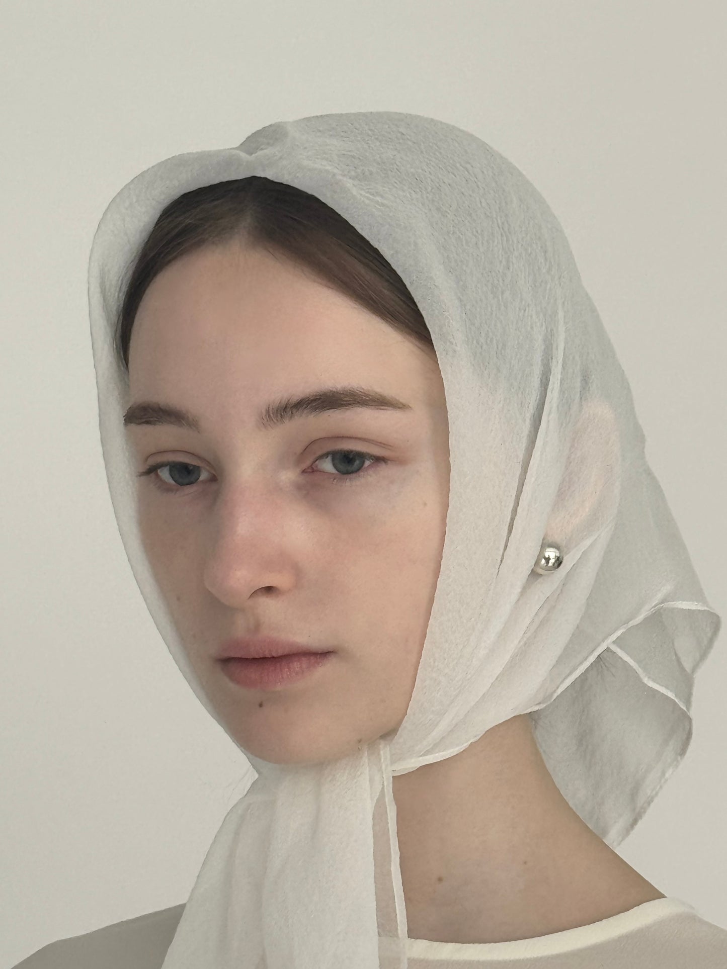silky square scarf ( ivory )