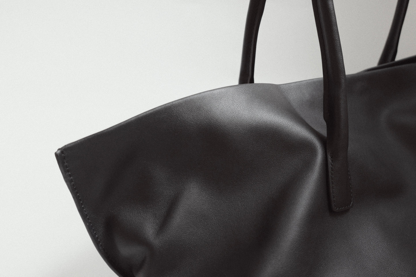 étendu leather bag