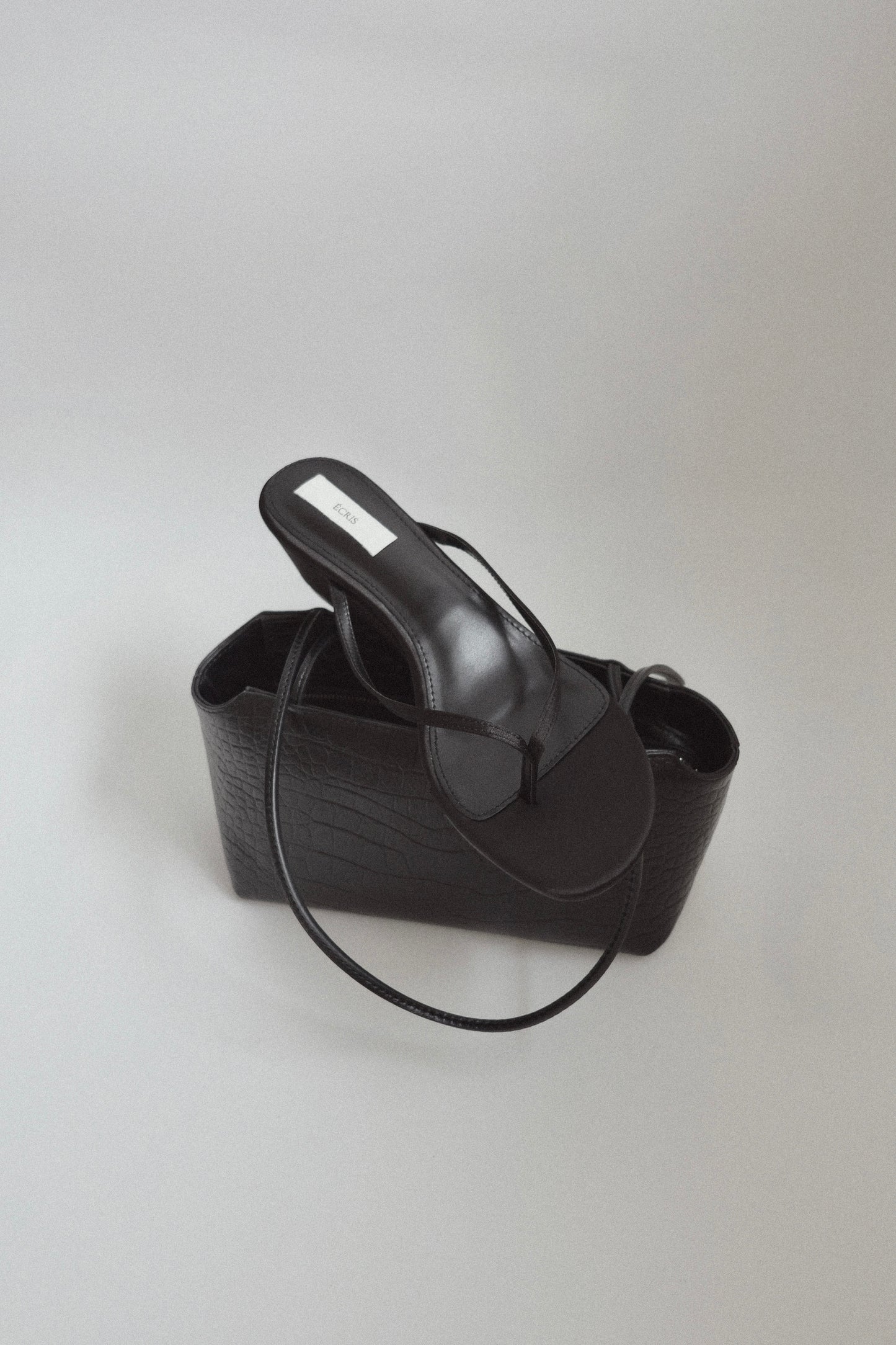 effilé satin wedge