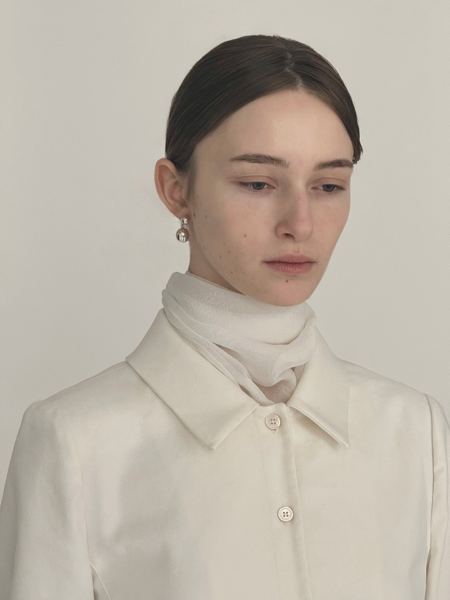 silky square scarf ( ivory )