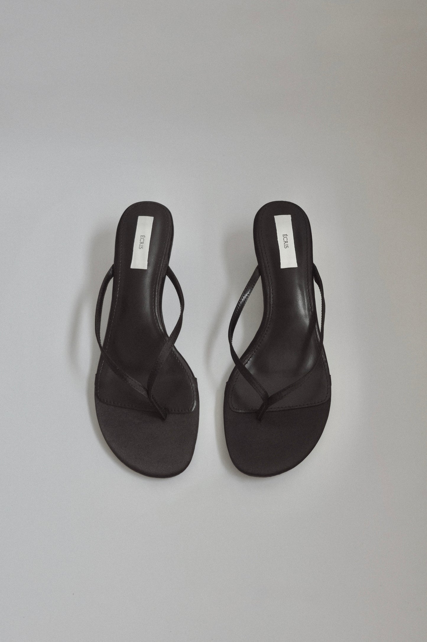 effilé satin wedge