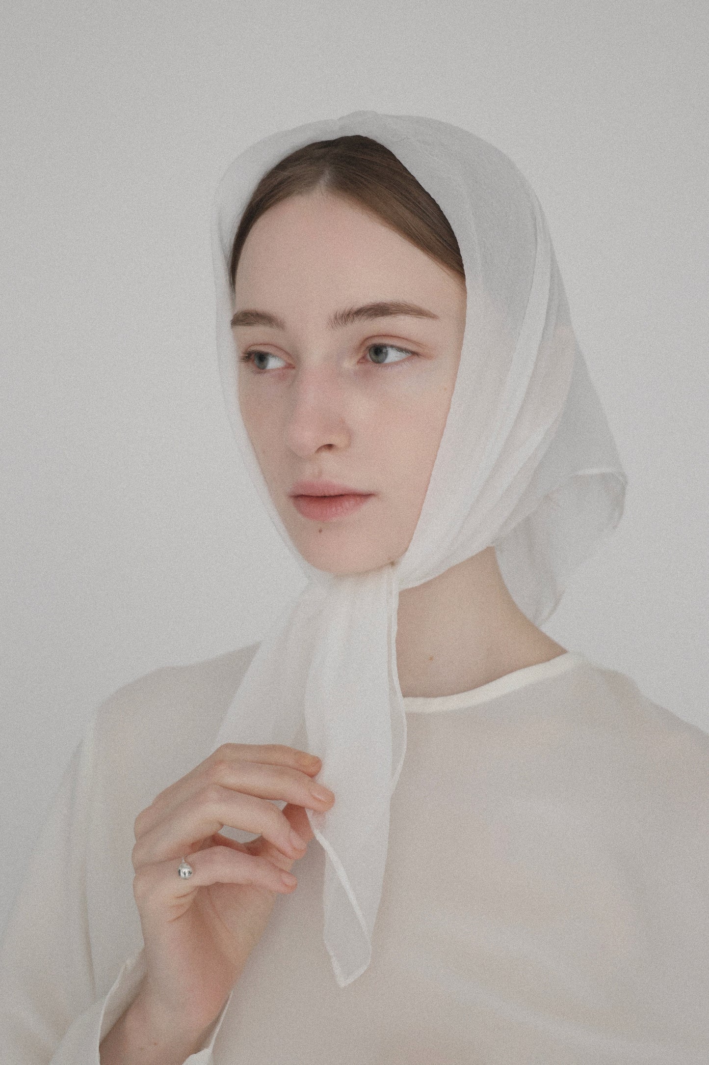 silky square scarf ( ivory )