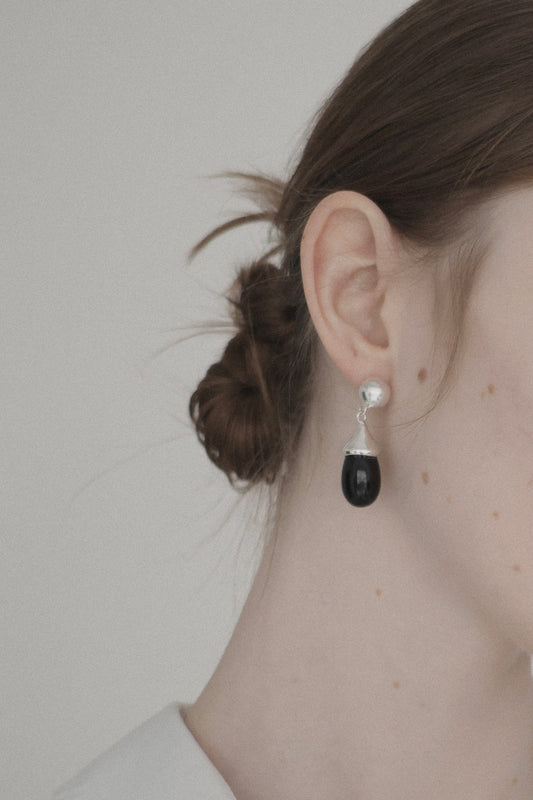 drop onyx earring