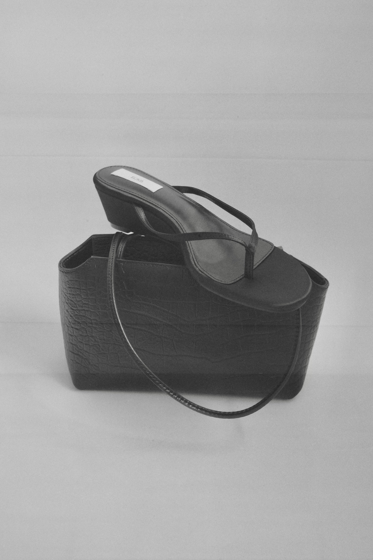 effilé satin wedge
