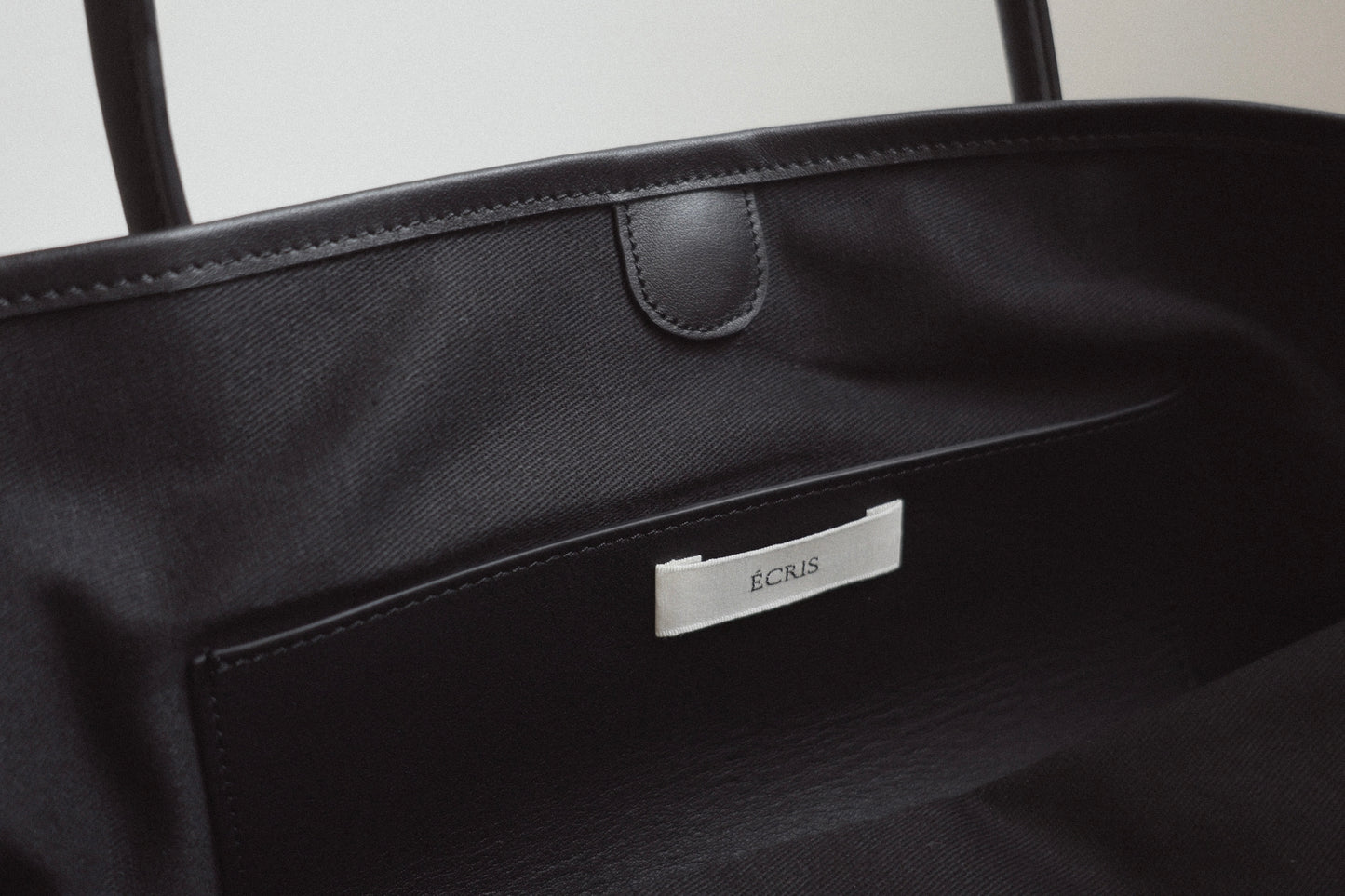 étendu leather bag