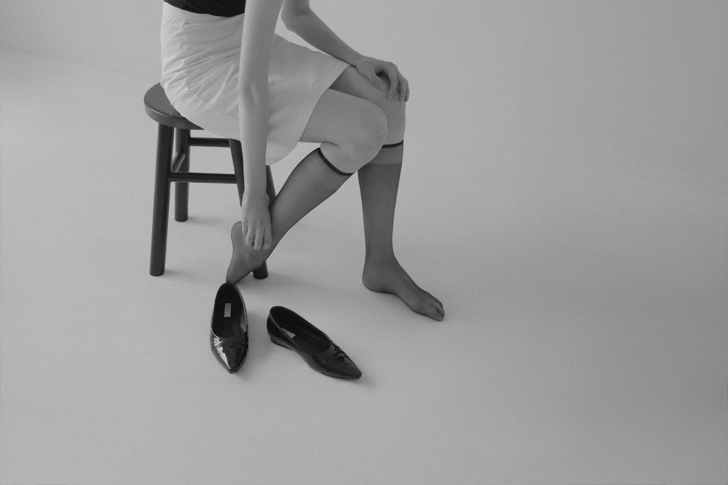 pointed toe flat ( enamel )