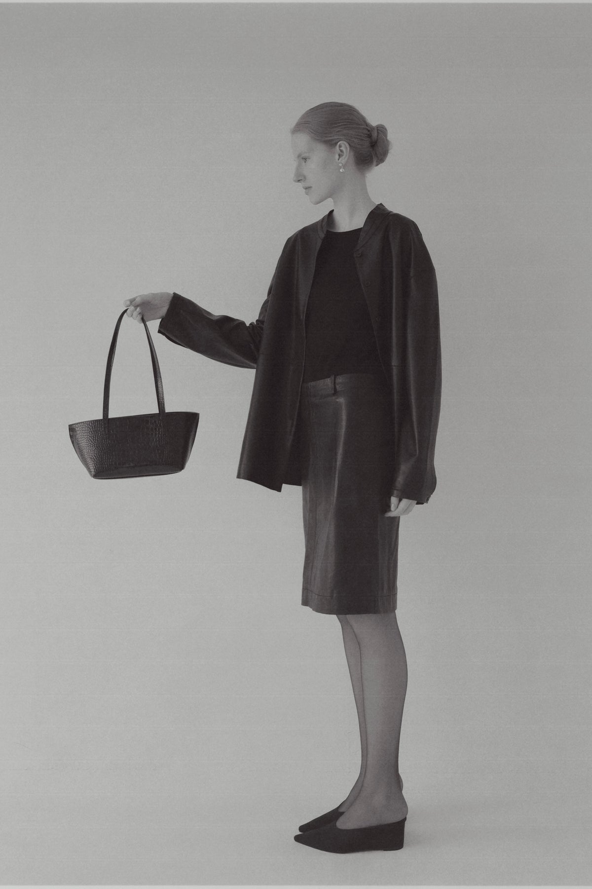 suède wedge mule