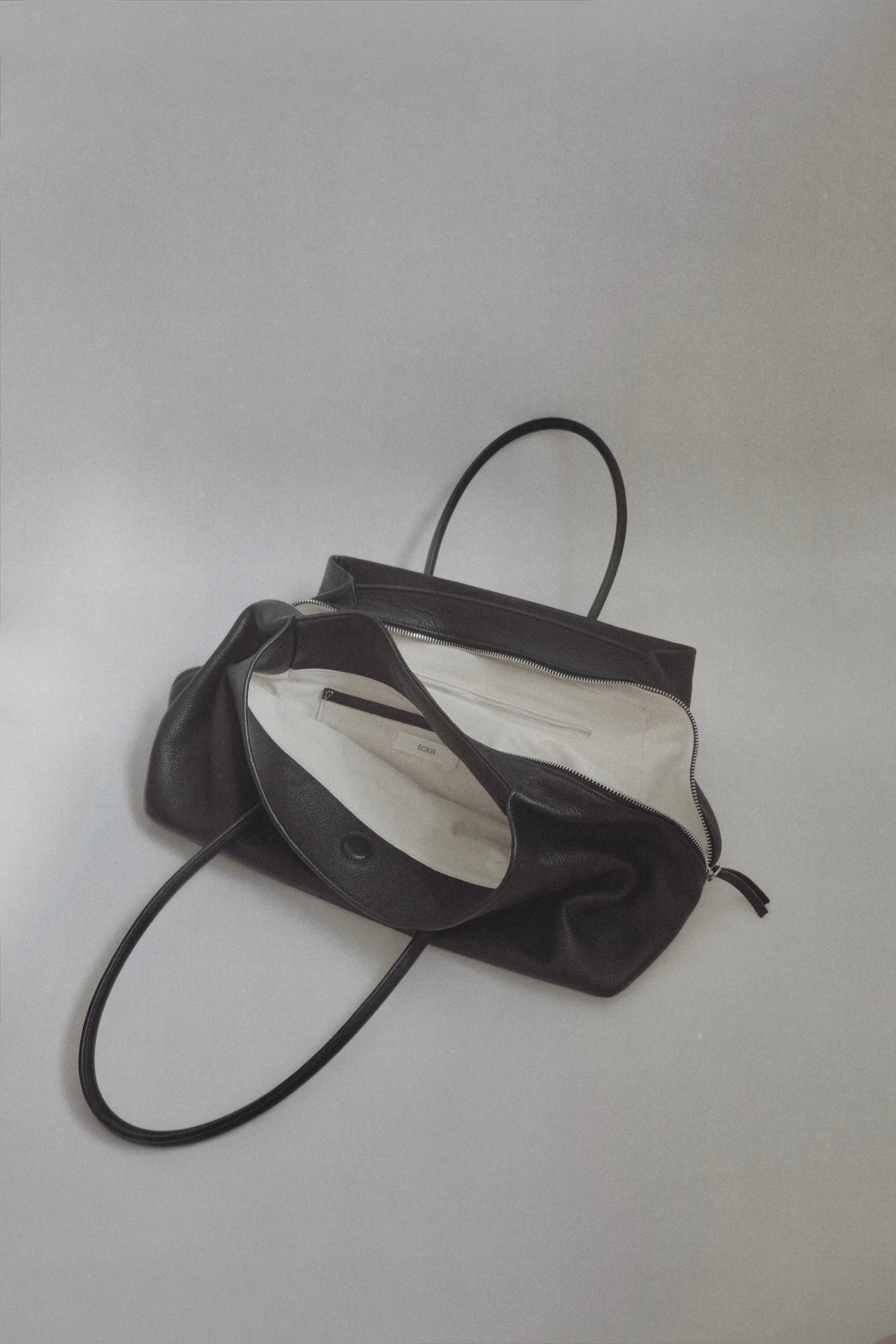 vaste leather bag