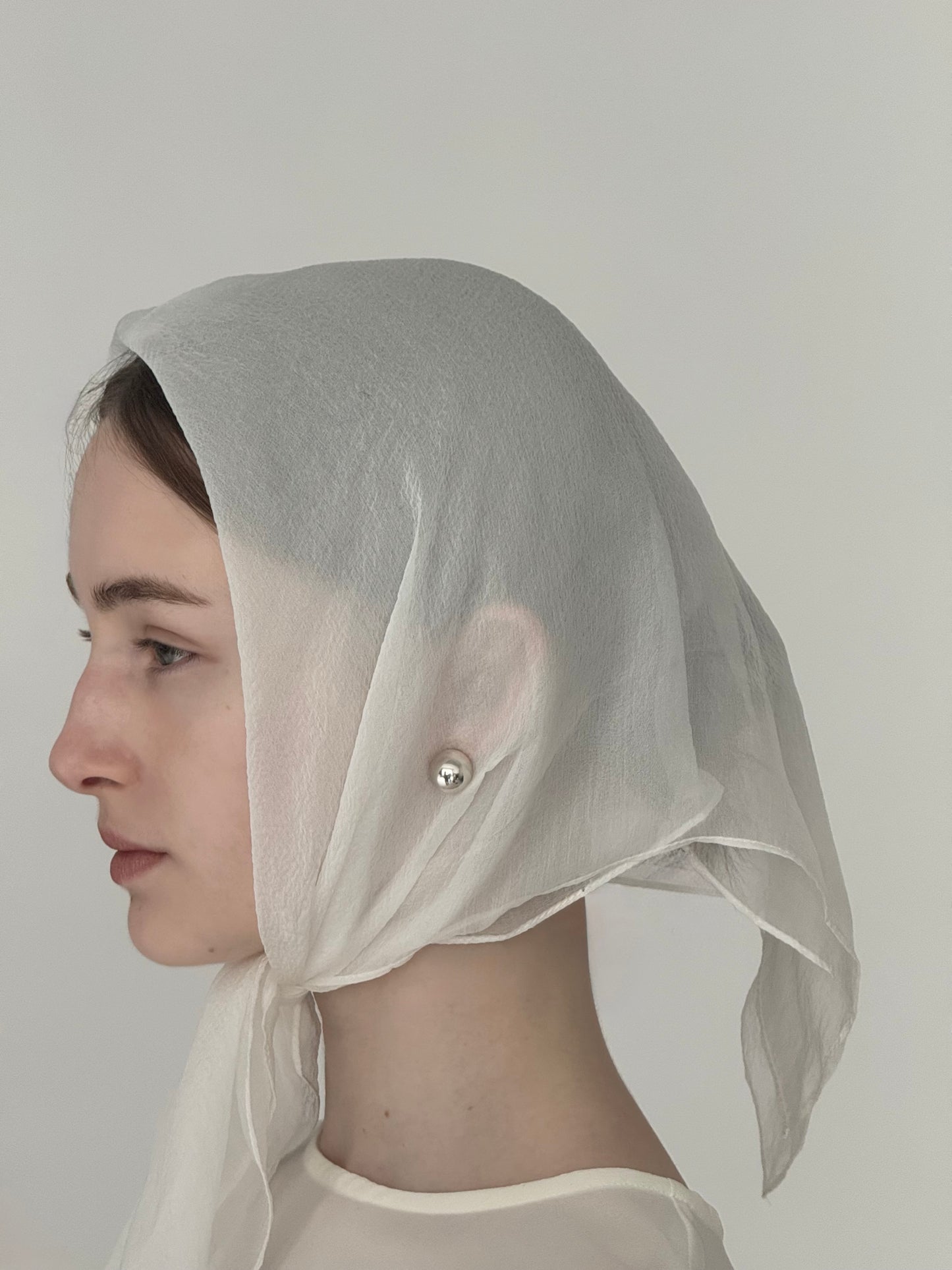silky square scarf ( ivory )