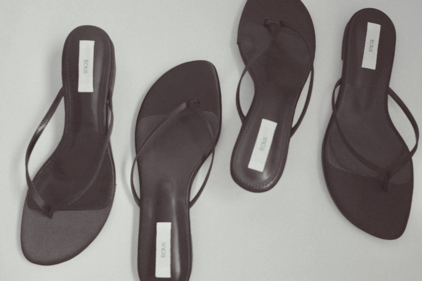effilé satin wedge