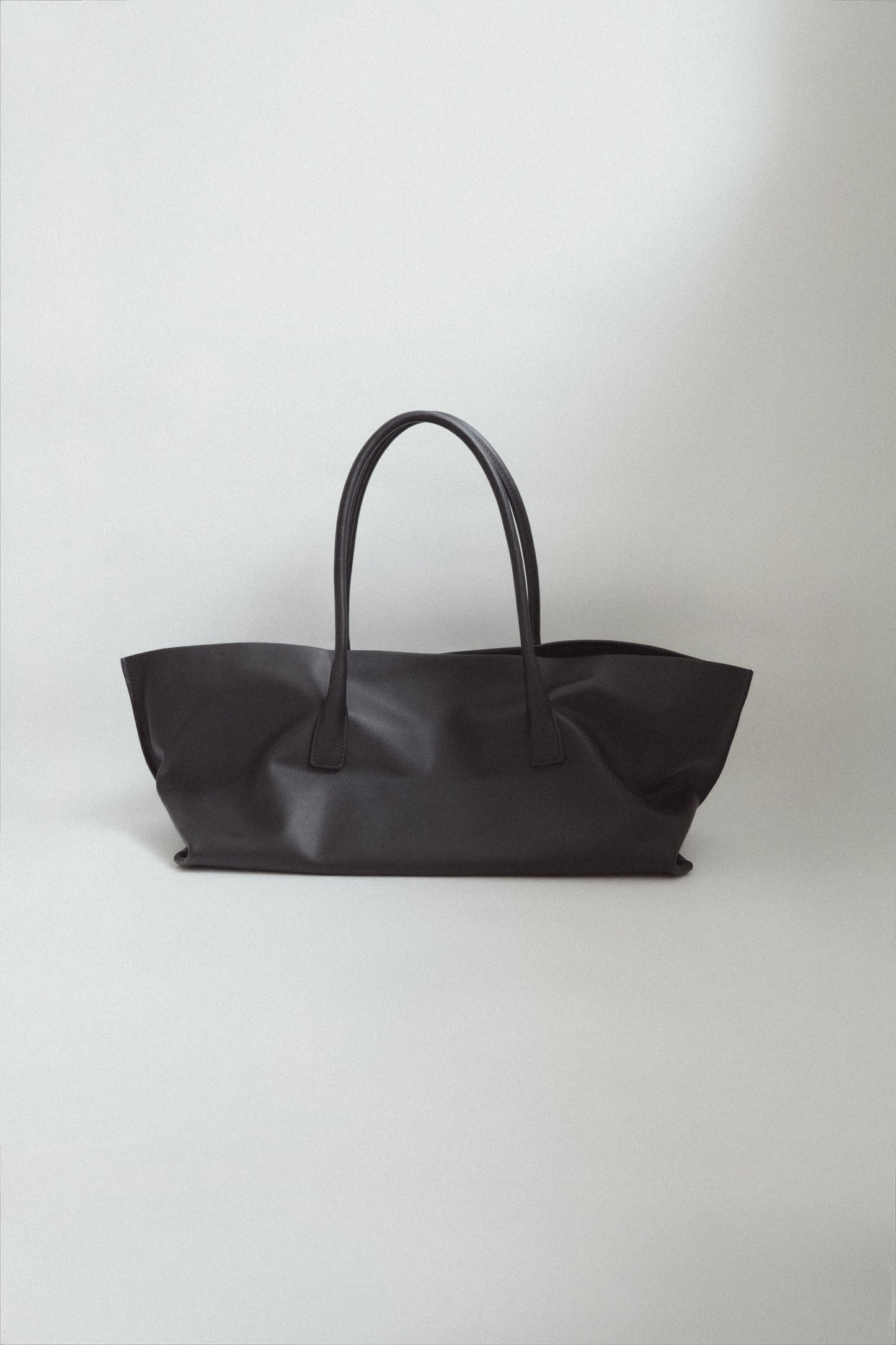 étendu leather bag