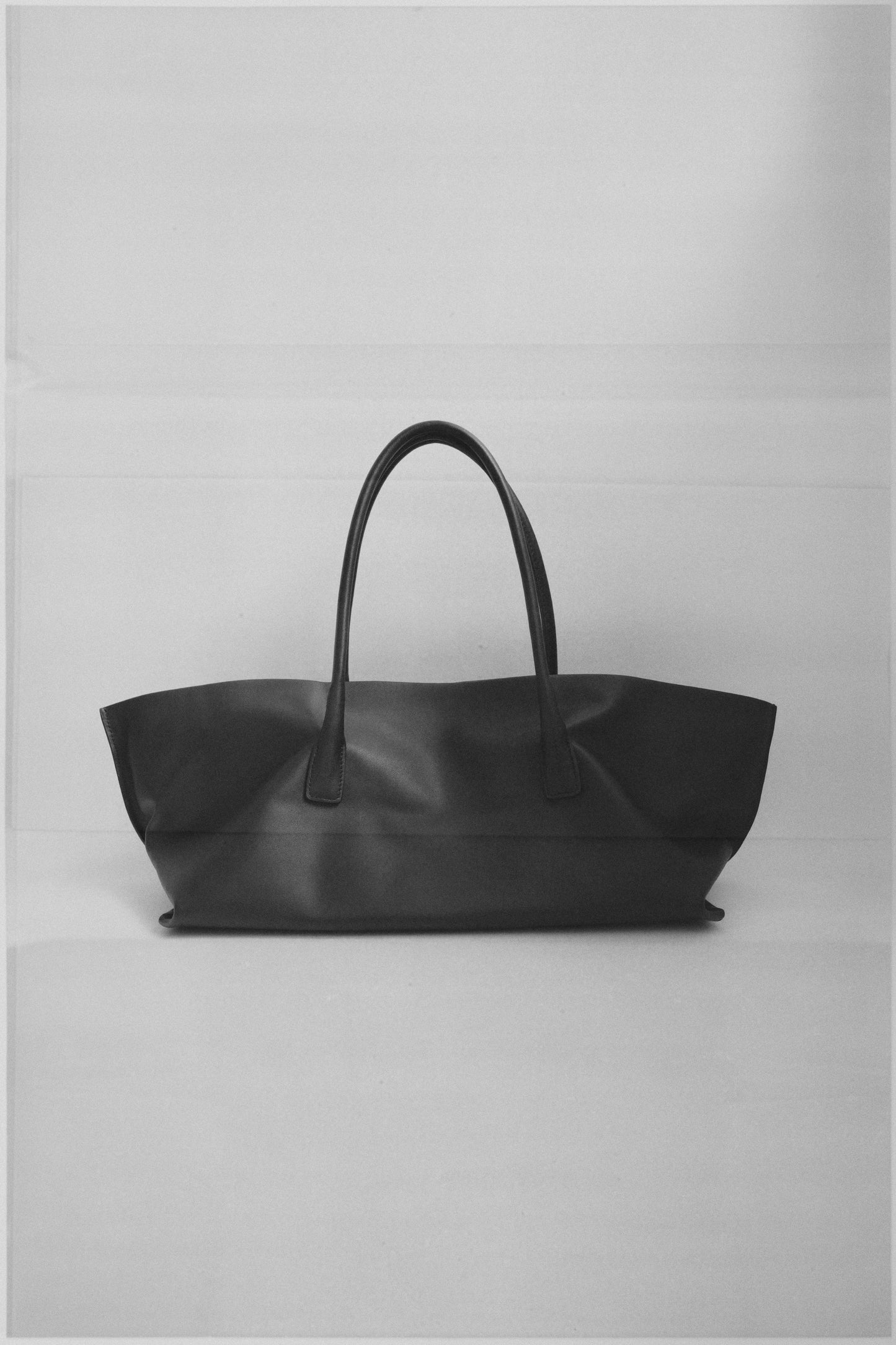 étendu leather bag