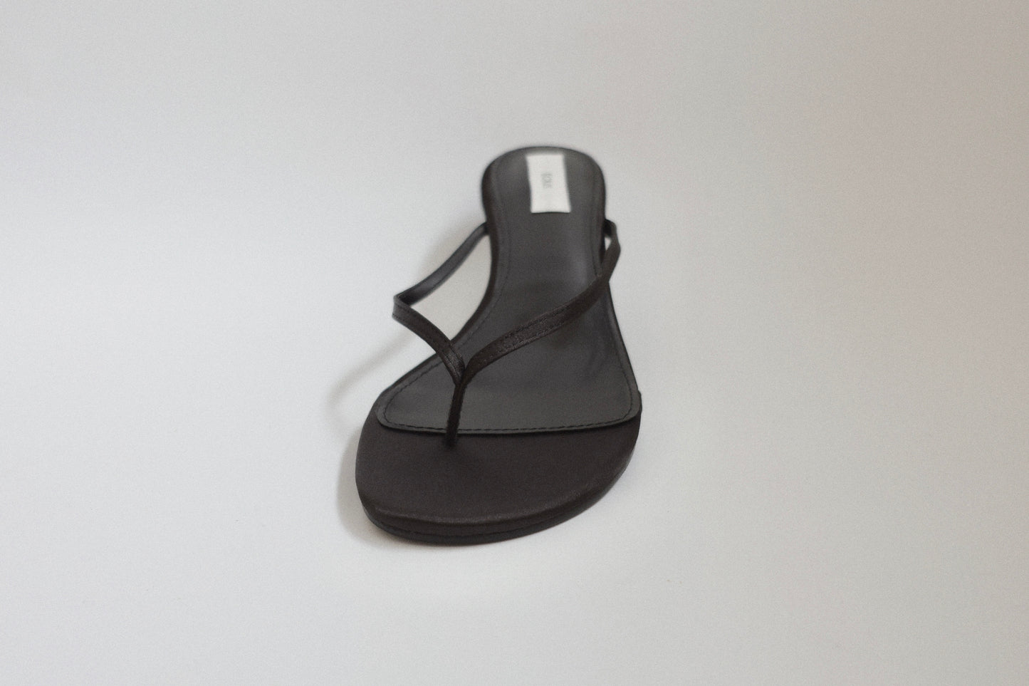 effilé satin wedge