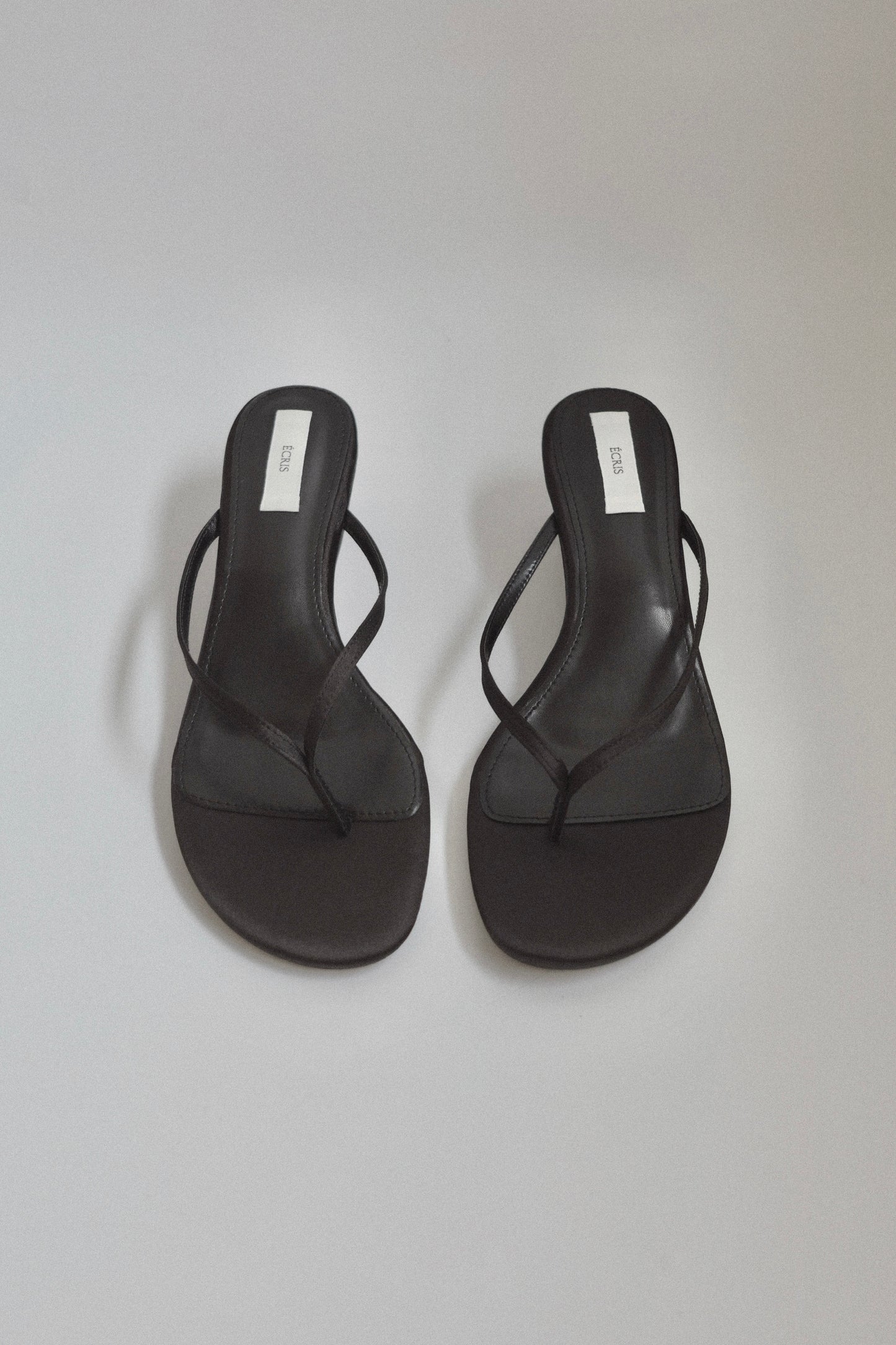 effilé satin wedge