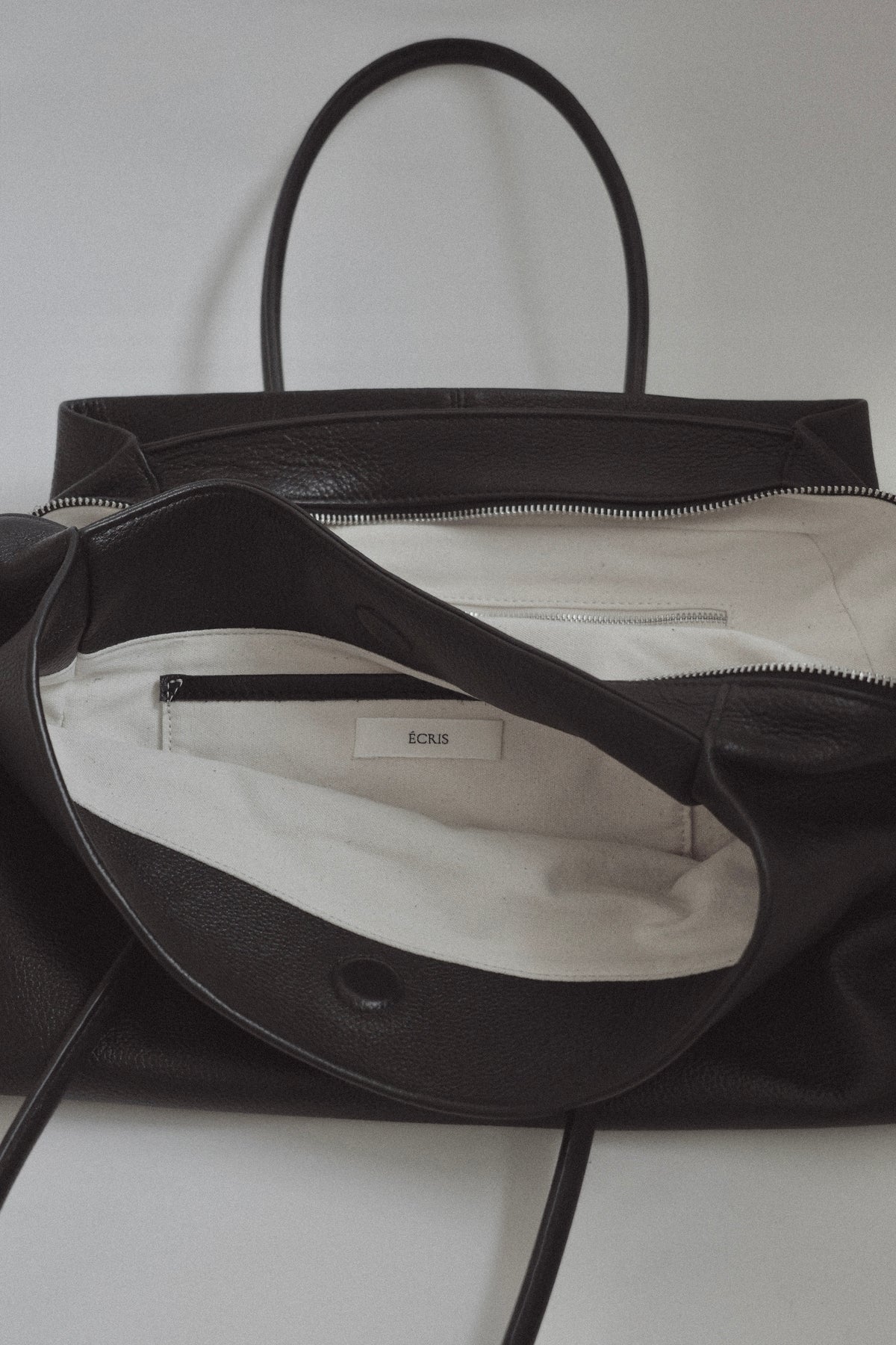 vaste leather bag